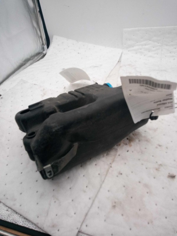 2015 Nissan Armada Washer Fluid Reservoir OEM 289109GA0A White 154K Miles