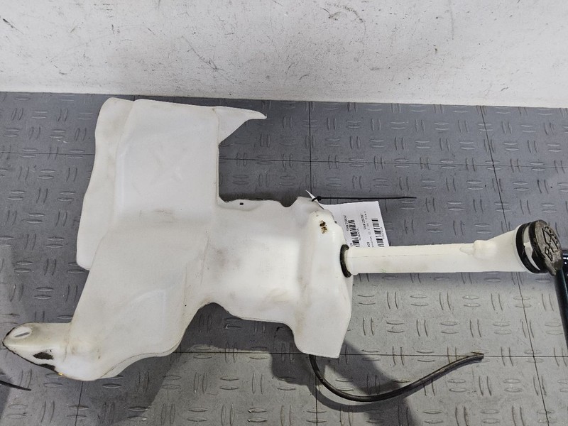 Wash Reservoir VIN Z 4th Digit New Style Fits 16 MALIBU 3479725