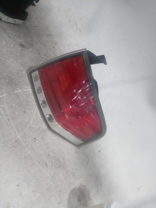 2008 Lincoln MKX Right Tail Light Assembly Black OEM 273259 164k Miles