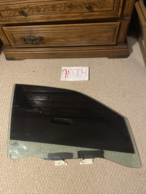 Front Door Glass/window CADILLAC DTS Right 06 07 08 09 10 11 25758085
