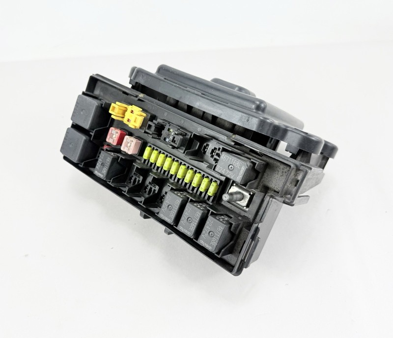 2005–2006 Jeep Grand Cherokee Commander TIPM FCM BCM Module 04692085AB OEM