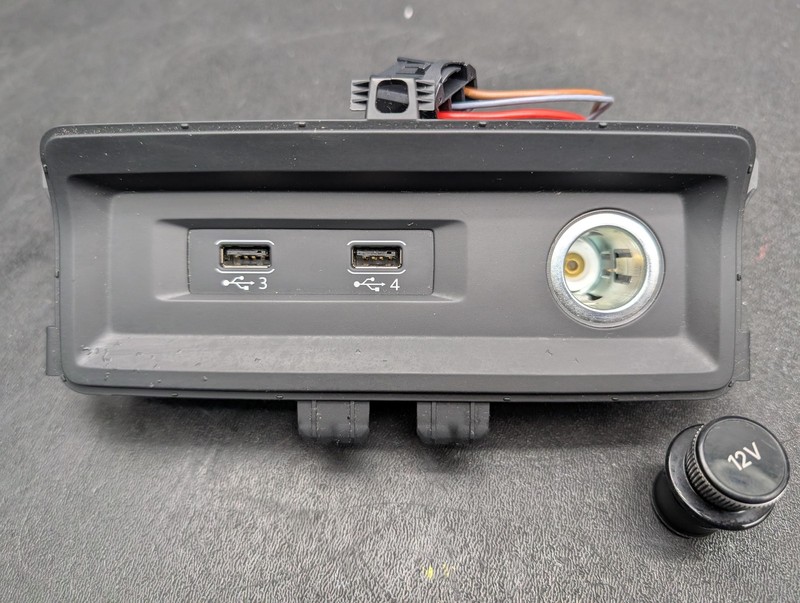 Dual USB Adapter w/ Power Outlet 2019 Audi A7 4K0863440 2020 X