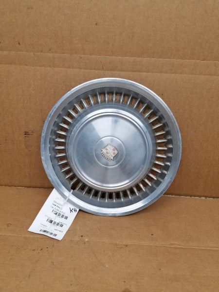 Wheel Cover HubCap Excluding Fleetwood Brougham Fits 73 CADILLAC 256618