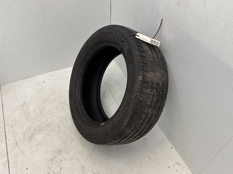 CAR RUBBER STARFIRE 225/55R17 USED OEM
