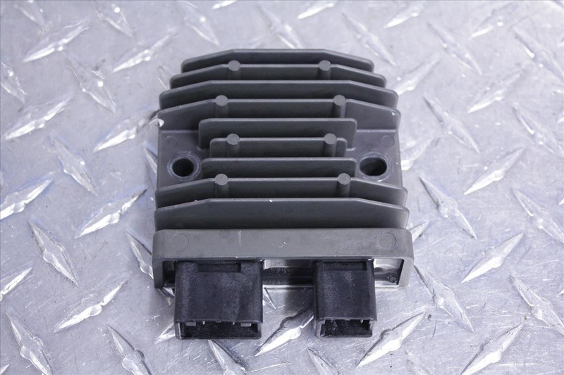 14 HONDA FORZA NSS 300 VOLTAGE REGULATOR RECTIFIER NSS300