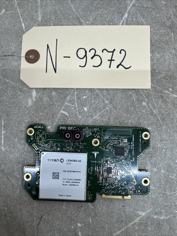 12-21 TESLA 3 S X MODEM CONNECTIVITY CARD LTE 1120719-00-D LE940B6-NA 9372 B133