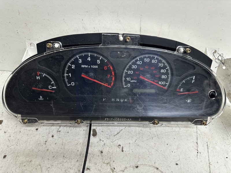 2001-2002 Mercury Villager Cluster Speedometer tach gauges instrument panel oem