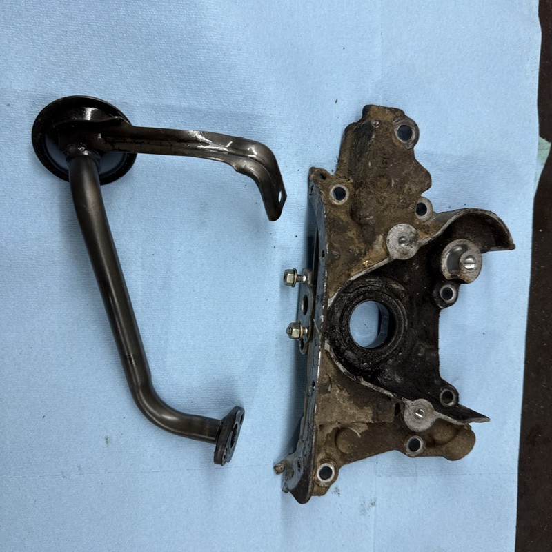 1996 Cushman TrucksterDaihatsu 327 Engine 898632B motor oil pump