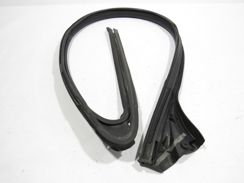 10-15 Jaguar XK XKR 2014 Right Passenger Door Window Weatherstrip Seal | :M
