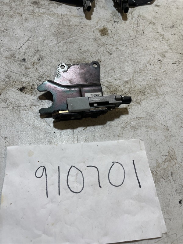 01-07 TOYOTA HIGHLANDER HYBRID LIMITED SEAT SENSOR 069 / 512069302134