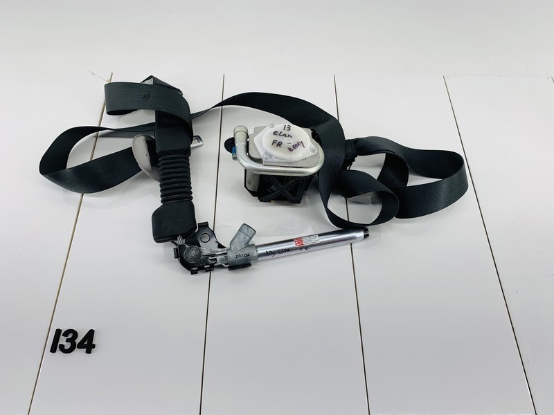 11-13 HYUNDAI ELANTRA MD FRONT RIGHT SIDE SEAT BELT TENSIONER BLACK OEM