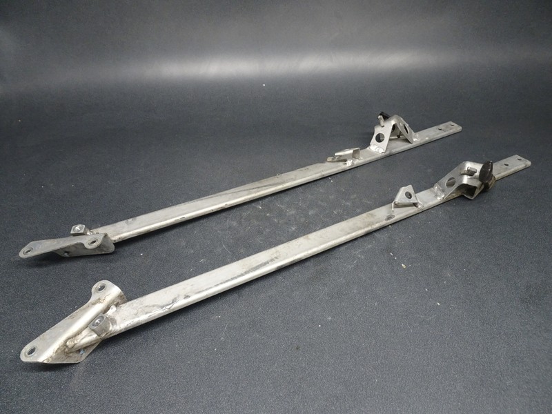 02-09 Ski-Doo OEM Right and Left Frame Members 518323352 518323354 MXZ Summit