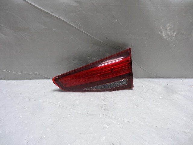 2016-2018 HYUNDAI TUCSON RIGHT REAR INNER TAIL LIGHT OEM