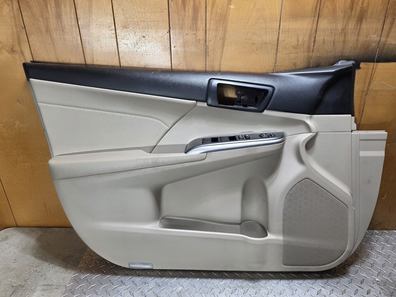 2013 2014 Toyota Camry Front Driver Left Door Panel Oem Tested Beige Black