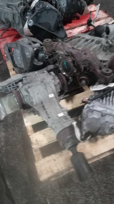 2009 Audi A4 Differential Carrier Assembly OEM 128K Miles Quattro 01R500046H