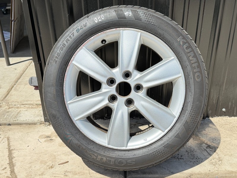 2004-2006 Lexus ES330 WHEEL W/ TIRE KUMHO 215/55R17 7/32" #020 #3