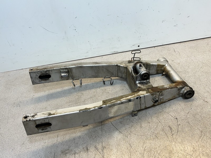 2000 Kawasaki ZR 750 F Z7 Rear Swing Arm Swingarm ZR750