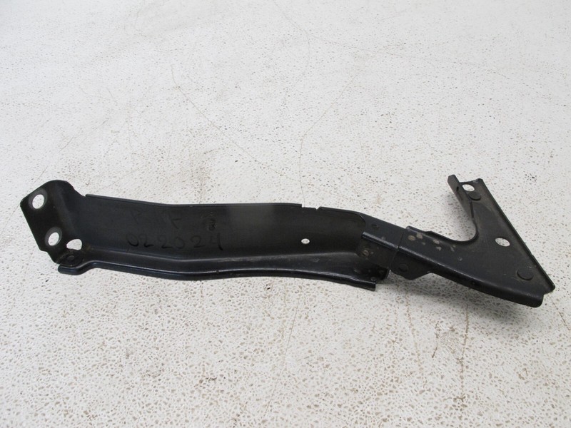 08-17 AUDI 8T A5 S5 COUPE CONVERTIBLE RIGHT FENDER VERTICAL BRACKET SUPPORT 0220