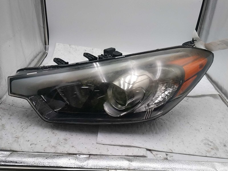 2016 KIA FORTE Left Headlight Assembly Silver OEM 455183 123K Miles