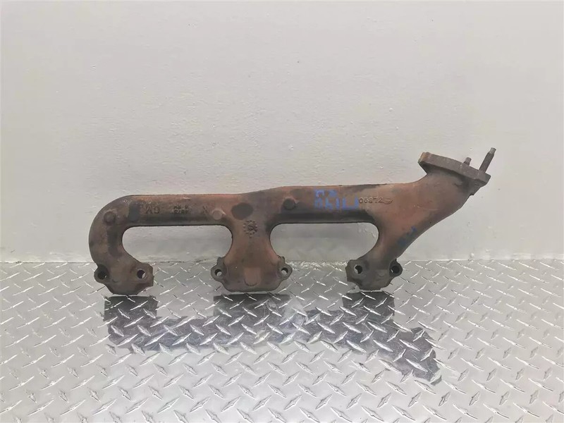 96-99 CHEVY SUBURBAN 5.7L PASSENGER EXHAUST MANIFOLD W/O AIR OEM 12554973