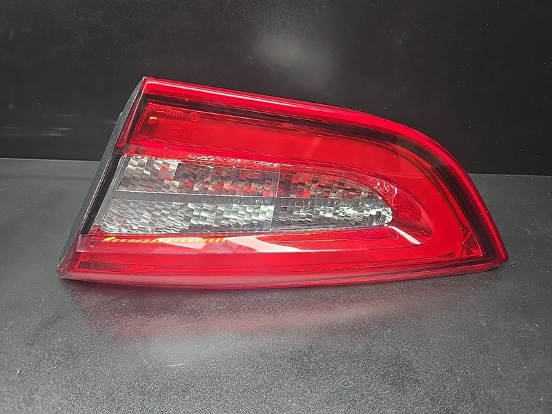 2014-2017 MASERATI QUATTROPORTE RIGHT PASS REAR INNER TAILLIGHT LAMP OEM
