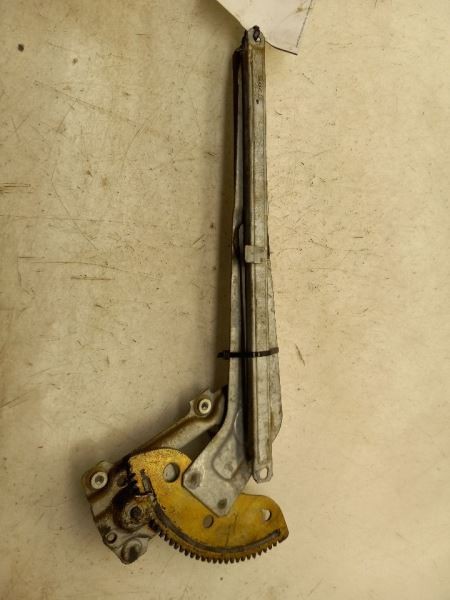 95-04 TOYOTA TACOMA SR5 DRIVER SIDE FRONT DOOR WINDOW REGULATOR ASSEMBLY