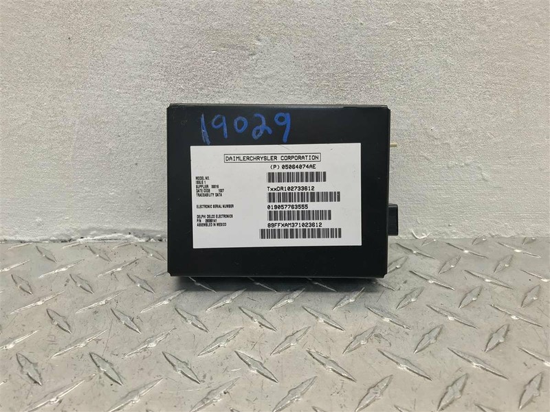 2005-2007 CHRYSLER TOWN & COUNTRY SATELLITE RADIO RECIEVER MODULE OEM 05064074AE