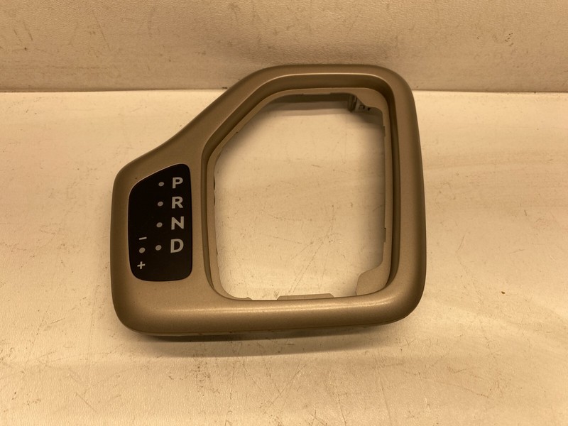 2014-2018 JEEP CHEROKEE CENTER CONSOLE SHIFT SHIFTER INDICATOR BEZEL SURROUND