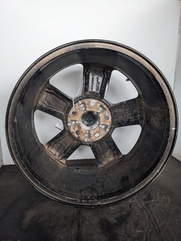 Wheel 18x7-1/2 5 Spoke Polished With Painted Spokes Fits 18-23 WRANGLER 1103324