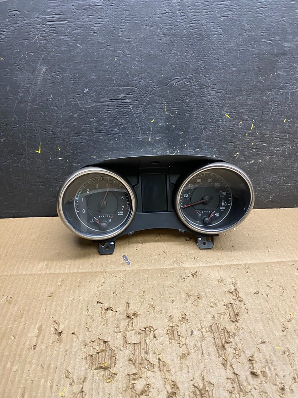 2012 Jeep Grand Cherokee 3.6L Speedometer Gauge Cluster OEM V7463 DG