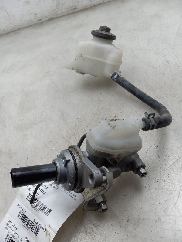 08-09 TOYOTA HIGHLANDER SPORT 3.5L FWD AT BRAKE MASTER CYLINDER