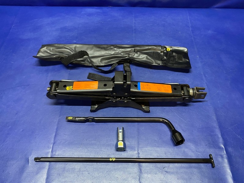 13-20 INFINITI JX35 QX60 SPARE TIRE CAR LIFT EMERGENCY JACK TOOL KIT SET # 77663