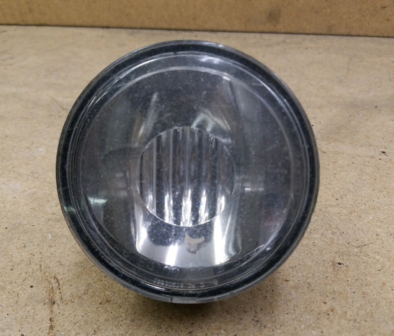 2000 - 2006 CHEVROLET TAHOE SUBURBAN FOG LIGHT ASSEMBLY HALOGEN OEM