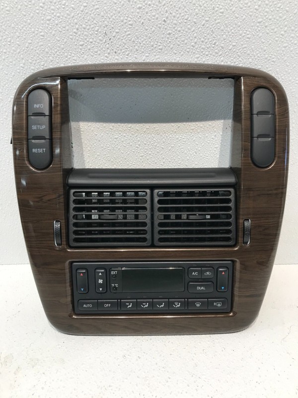 02-05 Ford Explorer Mercury Mountaineer Woodgrain Radio Dash Bezel Vents