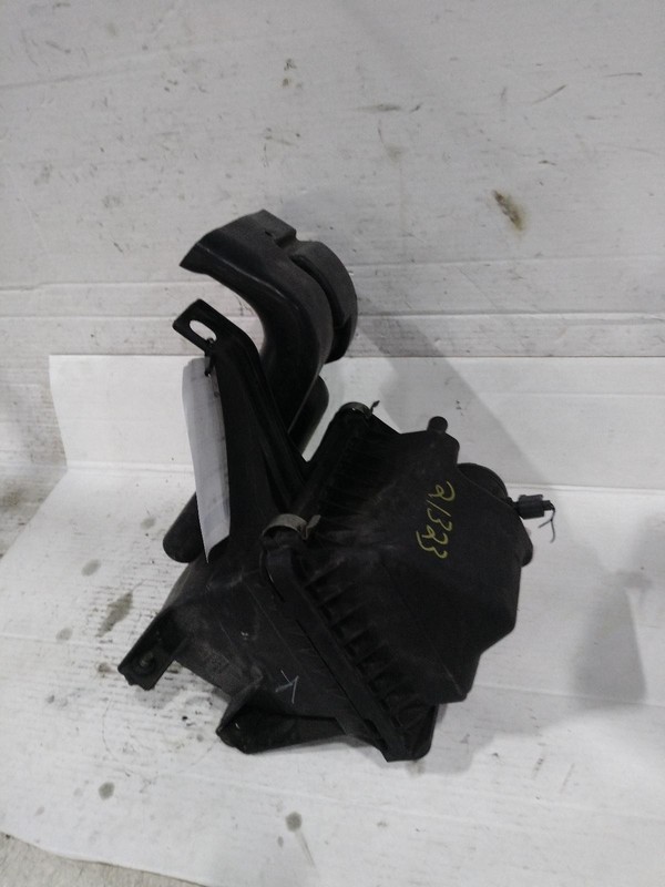Dodge Journey 2016 Air Cleaner Assembly OEM 68060812AA Used 2.4L Green