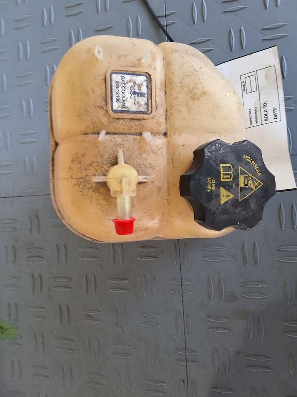 Coolant Reservoir Fits 14-18 CHEROKEE 3463509