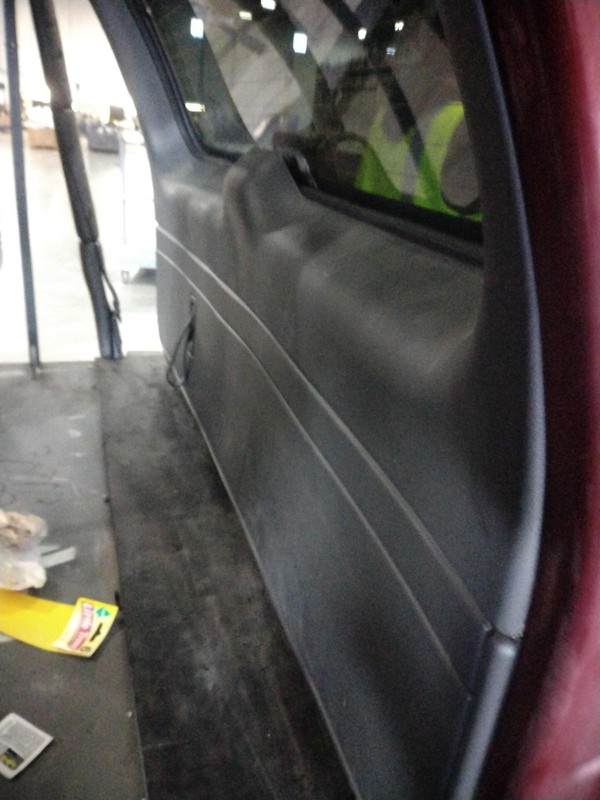 Used Deck Lid fits: 2002 Chevrolet Tahoe liftglass w/privacy tint glass Grade B