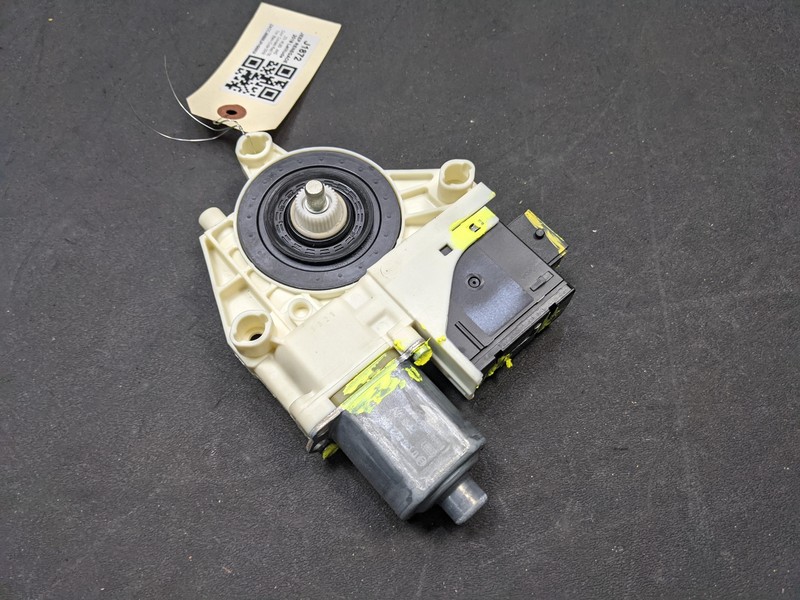 Front Right Door Window Motor 2018 Jeep Renegade 68268765AA 2015 - 2020