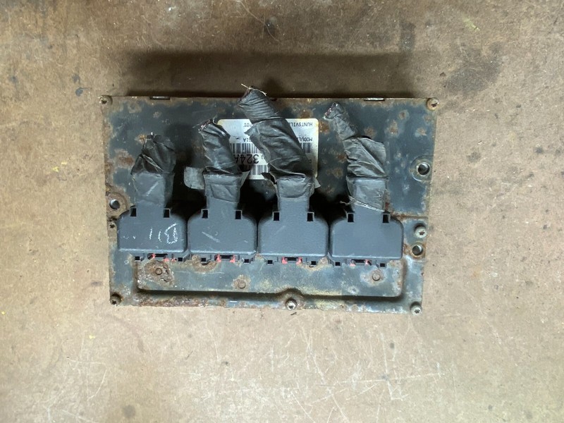 2005 ChryslerCaravan3.3L Engine Control ECM p05161324aa L4025 DG