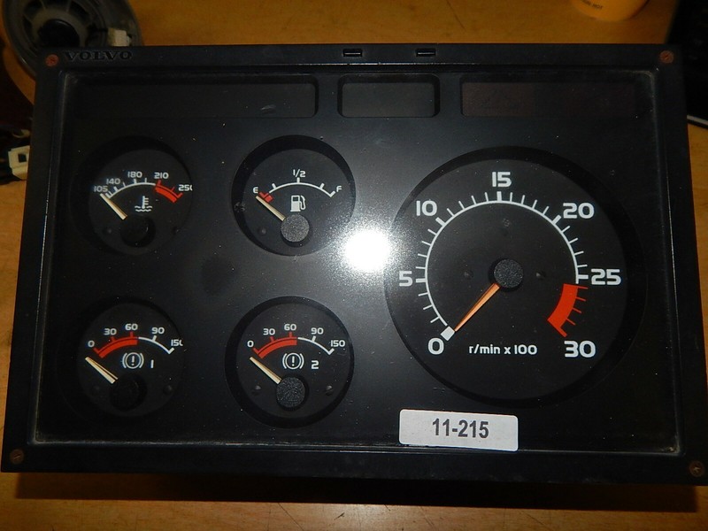Volvo 3123450 VDO Dash Speedometer Gauge Cluster Assembly *FREE SHIPPING*
