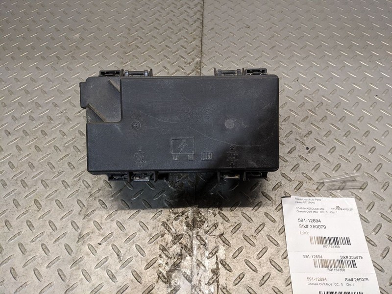 Chassis ECM Multifunction Includes Fuse Box Fits 13 WRANGLER 1161358