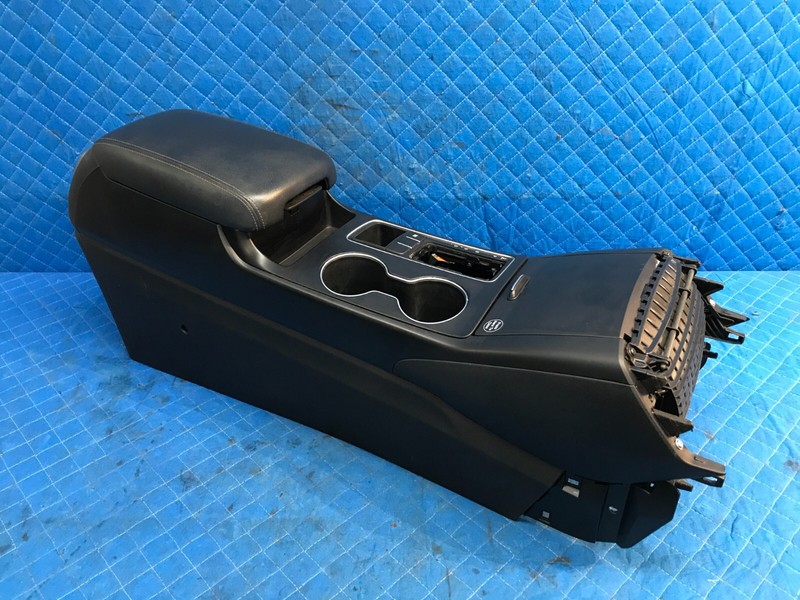 2019 Kia Sorento Front Lower Center Console Floor Leather Armrest OEM