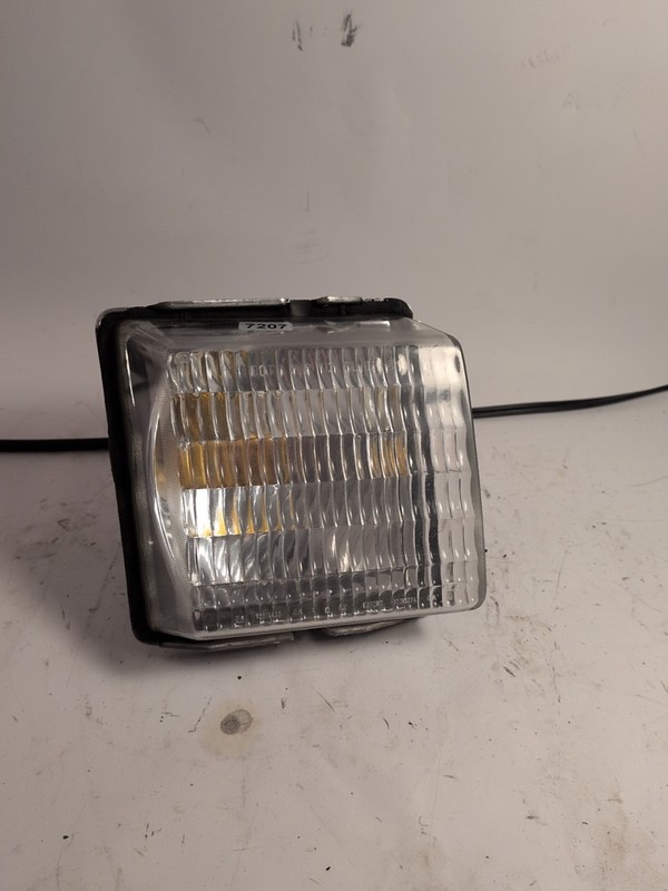 92-97 CADILLAC SEVILLE RIGHT SIDE PARKING LIGHT TURN SIGNAL OEM 165144341 marker