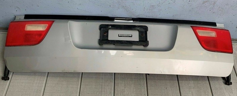 00 01 02 03 04 05 06 BMW E53 X5 REAR LOWER TRUNK LID TAILGATE LIFT GATE OEM