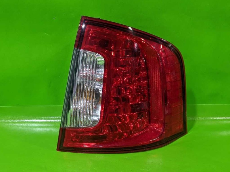 11 12 13 14 EDGE PASSENGER RIGHT TAILLIGHT LAMP OEM 4458-57
