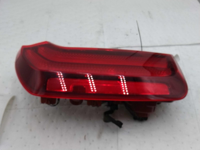 2021 Kia Telluride Left Tail Light Assembly White - Cracked Plastic, 674982