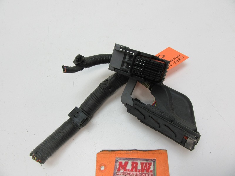 08 09 SCION XB WIRE PLUG CONNECTOR ECM ENGINE COMPUTER CONTROL HARNESS END CLIP