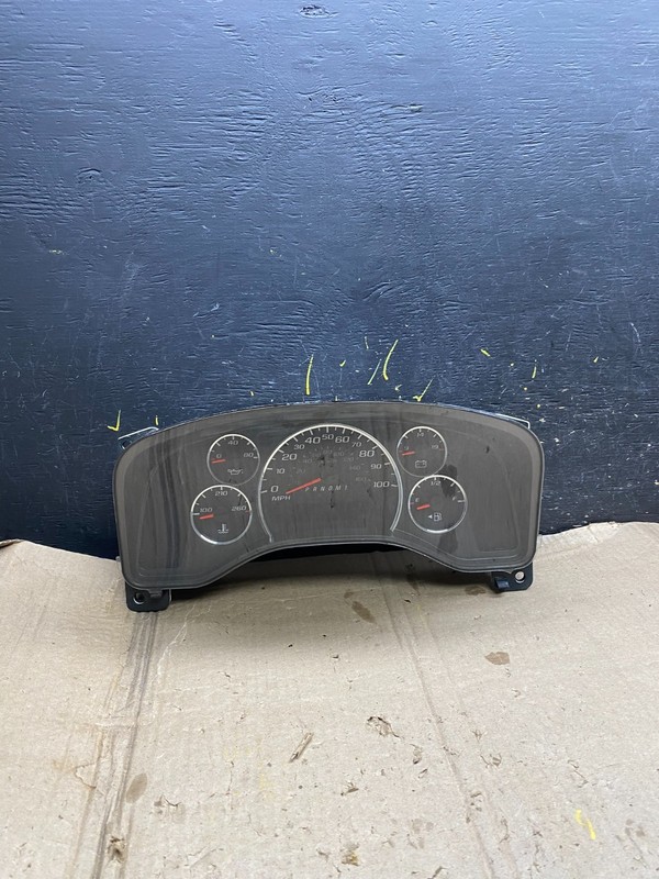 2010 - 2012 Chevrolet Express 2500 3500 Speedometer Cluster Gauge OEM X6062 DG
