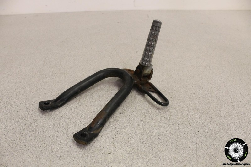 1991 Yamaha FZR600R RIGHT REAR BACK PASSENGER PEG MOUNT BRACKET FZR 600 91
