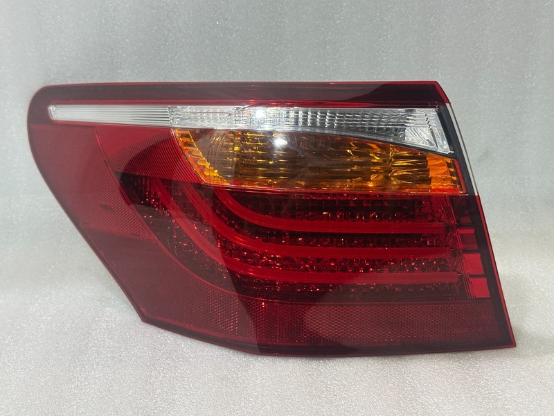 LEXUS LS460 LS460L 2010-2012 TAIL LIGHT Left side (driver Side) LED oem Used